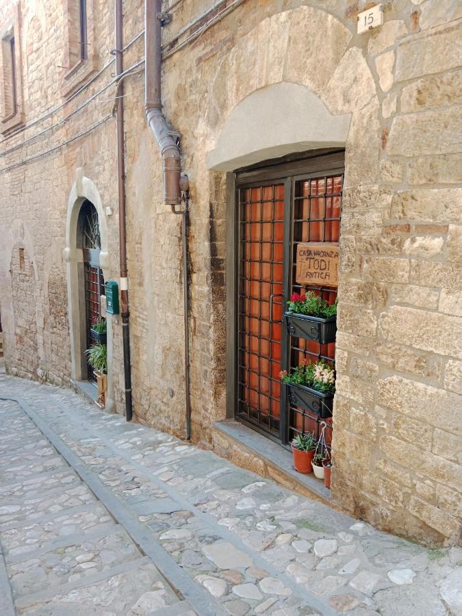 Casa Vacanza Todi Antica Buitenkant foto